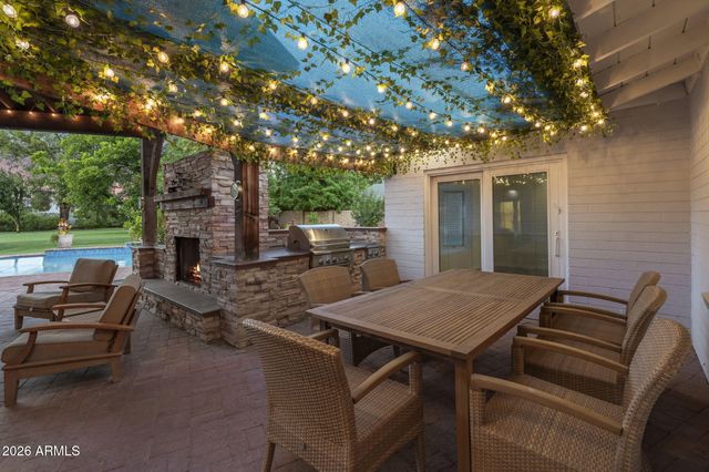550 W BERRIDGE Lane, Phoenix, AZ 85013