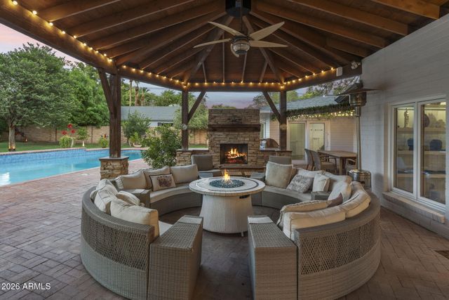 550 W BERRIDGE Lane, Phoenix, AZ 85013
