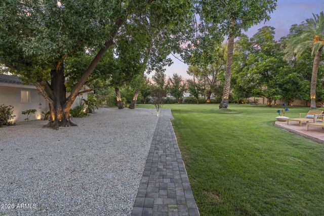 550 W BERRIDGE Lane, Phoenix, AZ 85013