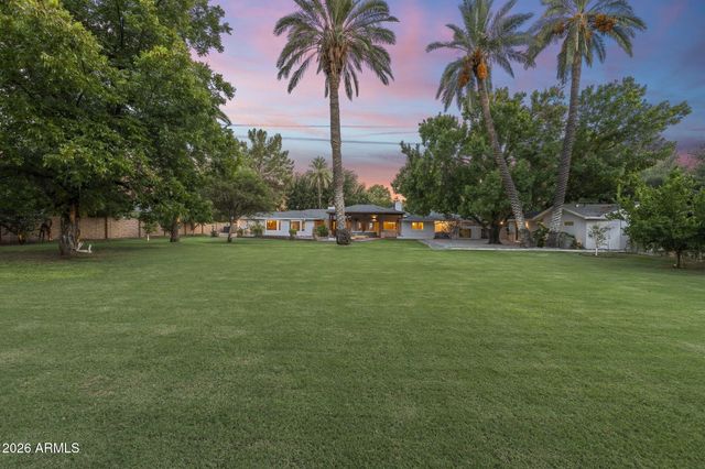 550 W BERRIDGE Lane, Phoenix, AZ 85013
