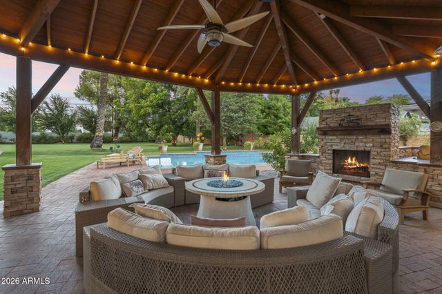 550 W BERRIDGE Lane, Phoenix, AZ 85013