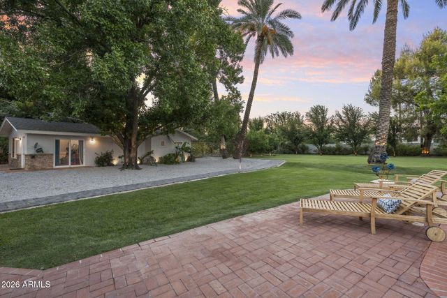 550 W BERRIDGE Lane, Phoenix, AZ 85013