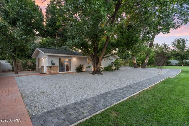 550 W BERRIDGE Lane, Phoenix, AZ 85013