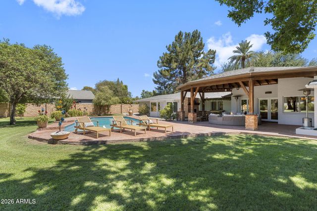 550 W BERRIDGE Lane, Phoenix, AZ 85013