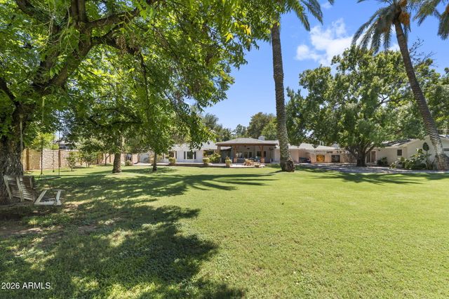 550 W BERRIDGE Lane, Phoenix, AZ 85013