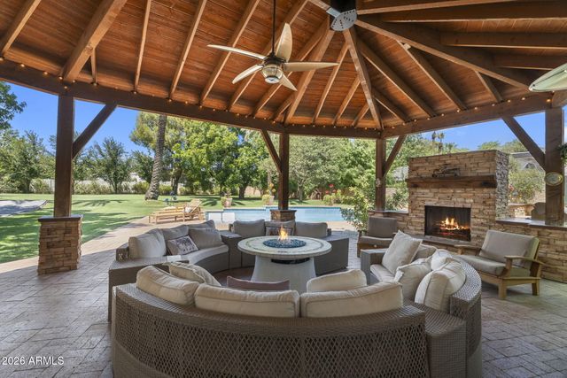550 W BERRIDGE Lane, Phoenix, AZ 85013