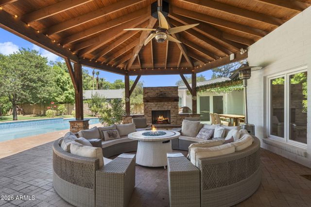 550 W BERRIDGE Lane, Phoenix, AZ 85013