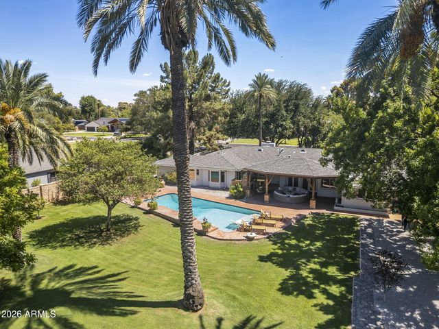 550 W BERRIDGE Lane, Phoenix, AZ 85013
