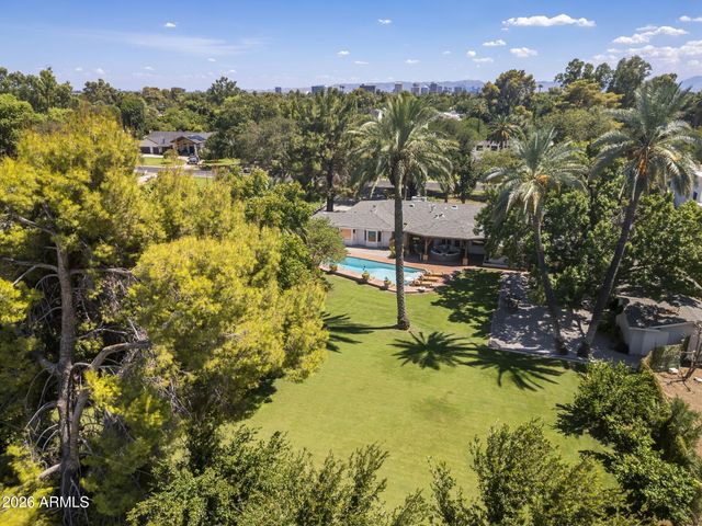 550 W BERRIDGE Lane, Phoenix, AZ 85013