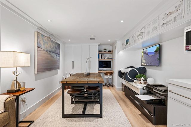 54 Glade Road, East Hampton, NY 11937