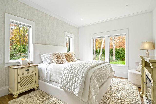 54 Glade Road, East Hampton, NY 11937