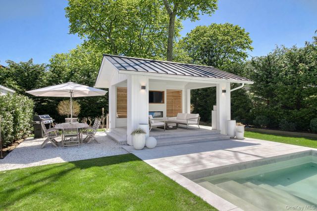 54 Glade Road, East Hampton, NY 11937