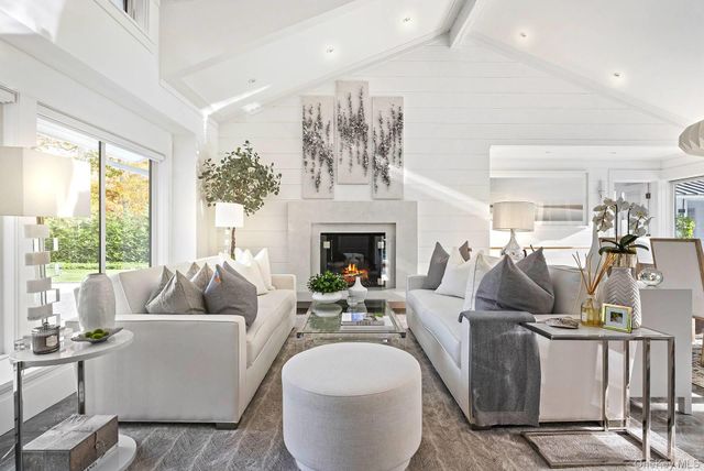 54 Glade Road, East Hampton, NY 11937