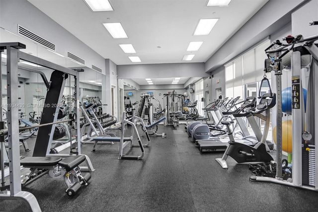 6917 Collins Ave 503, Miami Beach, FL 33141