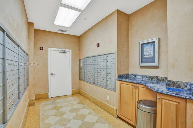 6917 Collins Ave 503, Miami Beach, FL 33141