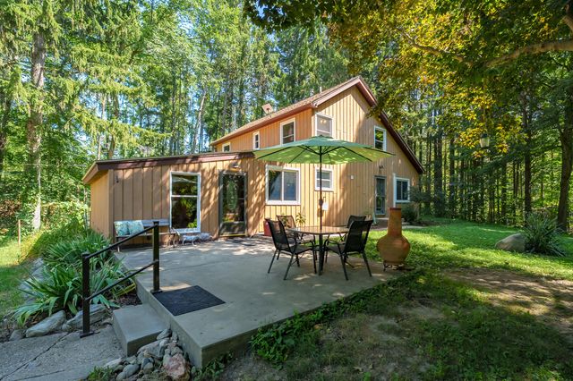 9299 W Avenue E, Vicksburg, MI 49097