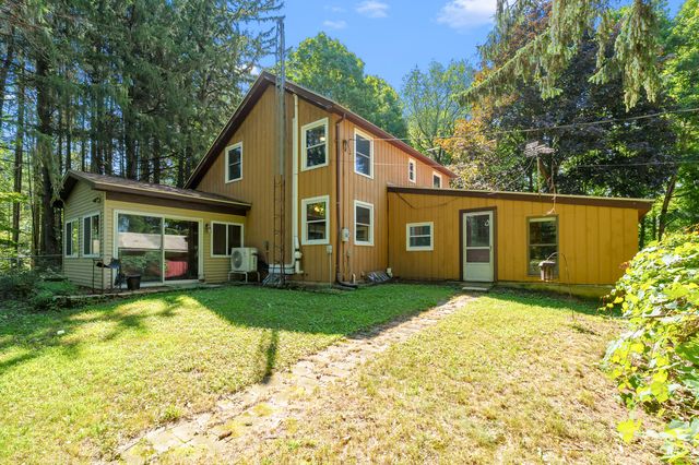9299 W Avenue E, Vicksburg, MI 49097