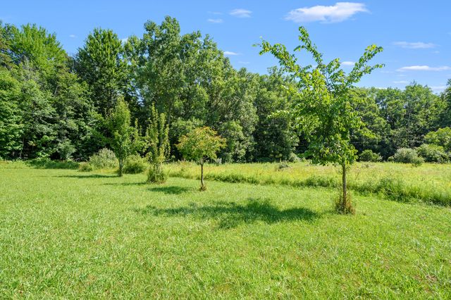 9299 W Avenue E, Vicksburg, MI 49097
