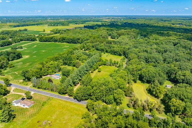 9299 W Avenue E, Vicksburg, MI 49097