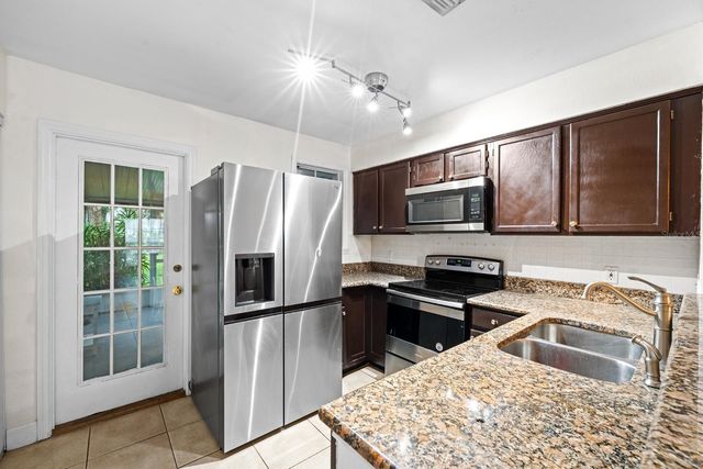 11317 STRATTON PARK DRIVE, Temple Terrace, FL 33617