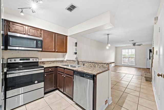 11317 STRATTON PARK DRIVE, Temple Terrace, FL 33617