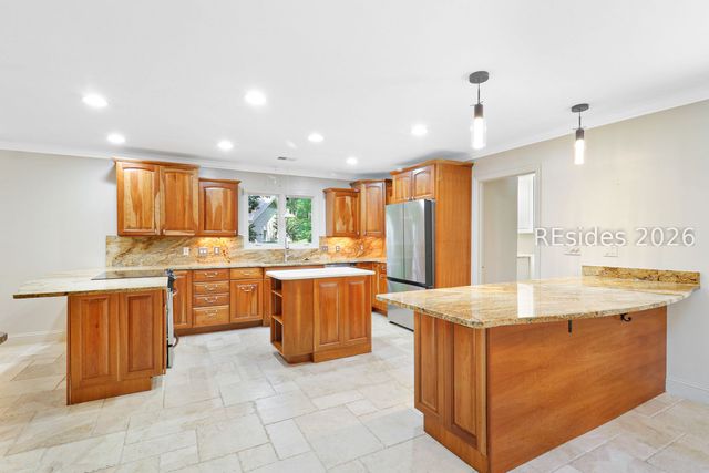 3 Deerfield Rd, Hilton Head Island, SC 29926