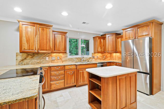 3 Deerfield Rd, Hilton Head Island, SC 29926