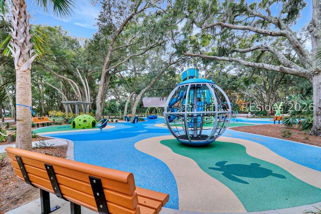 3 Deerfield Rd, Hilton Head Island, SC 29926