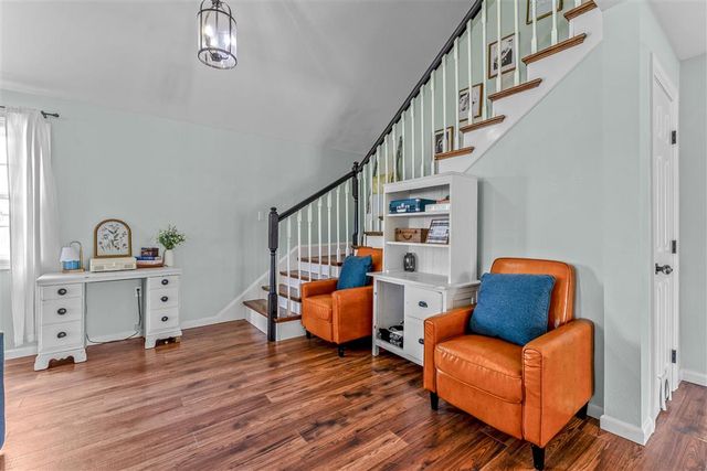 111 E Park Manor, Moss Bluff, LA 70611