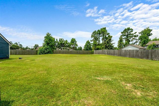 111 E Park Manor, Moss Bluff, LA 70611