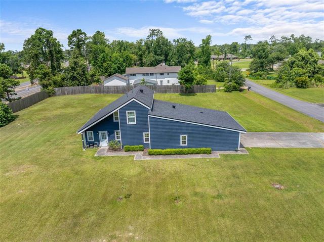 111 E Park Manor, Moss Bluff, LA 70611