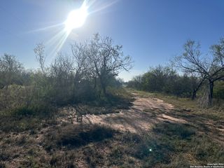5870 County Road 405, Floresville, TX 78114