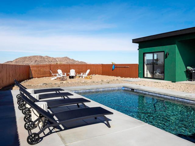 59130 Reche Road, Landers, CA 92285