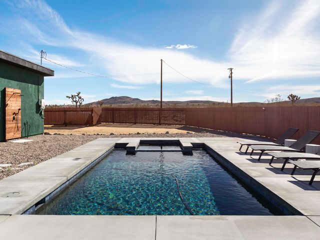 59130 Reche Road, Landers, CA 92285