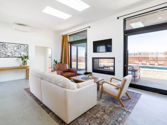 59130 Reche Road, Landers, CA 92285