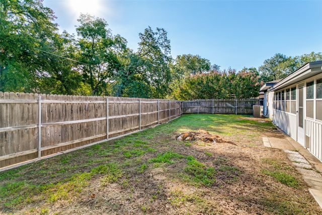 1124 Norwood Drive, Hurst, TX 76053