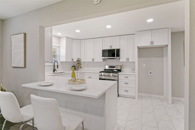 1124 Norwood Drive, Hurst, TX 76053