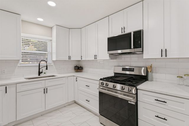 1124 Norwood Drive, Hurst, TX 76053