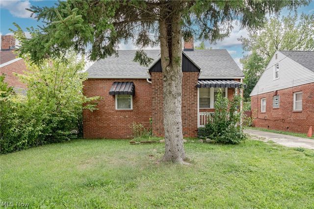 17106 Palda Drive, Cleveland, OH 44128