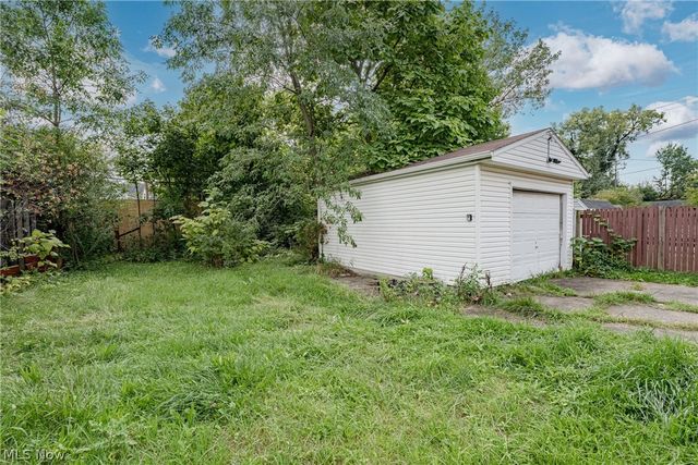 17106 Palda Drive, Cleveland, OH 44128