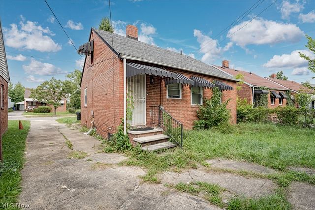17106 Palda Drive, Cleveland, OH 44128