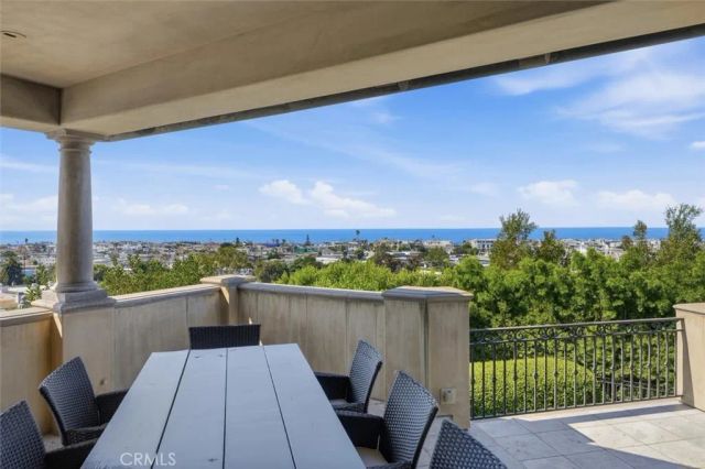 109 S Poinsettia Avenue, Manhattan Beach, CA 90266