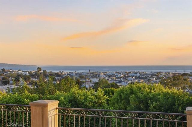 109 S Poinsettia Avenue, Manhattan Beach, CA 90266