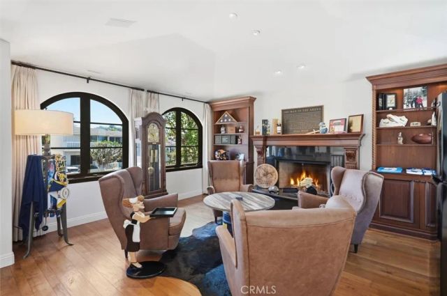 109 S Poinsettia Avenue, Manhattan Beach, CA 90266