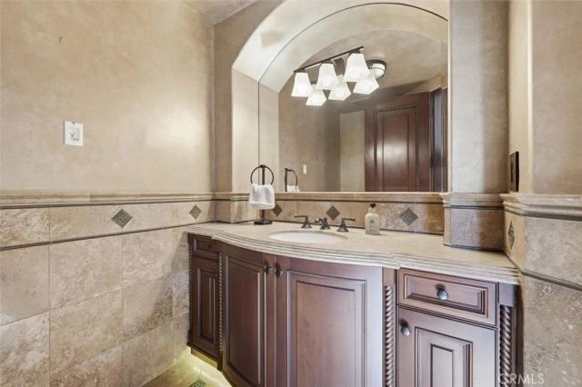 109 S Poinsettia Avenue, Manhattan Beach, CA 90266