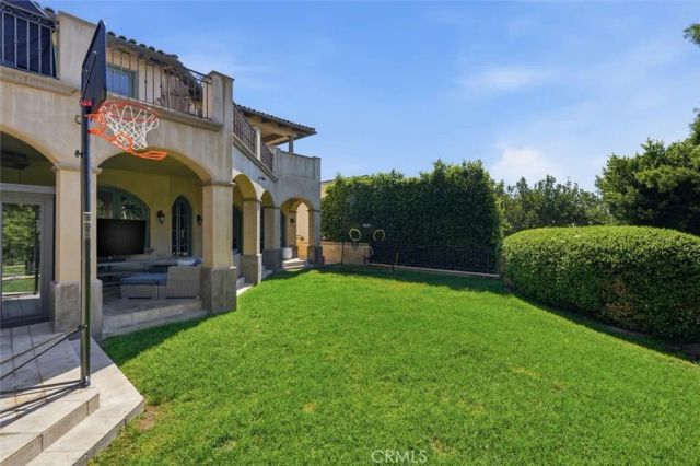 109 S Poinsettia Avenue, Manhattan Beach, CA 90266