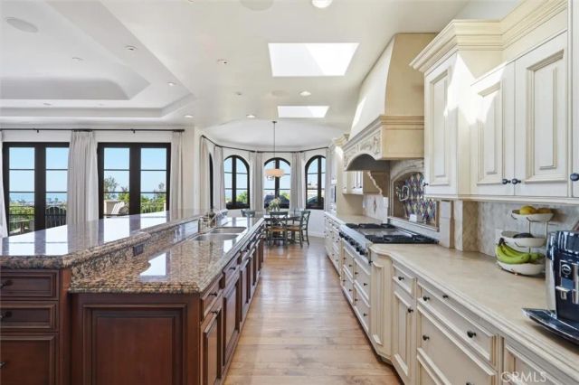 109 S Poinsettia Avenue, Manhattan Beach, CA 90266