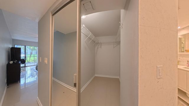 5650 Camino Del Sol 101, Boca Raton, FL 33433