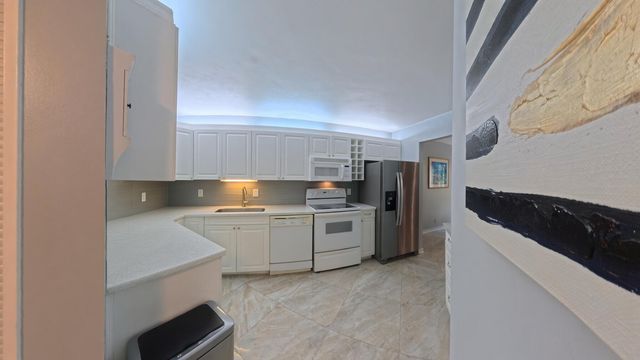 5650 Camino Del Sol 101, Boca Raton, FL 33433