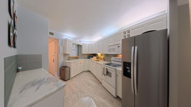 5650 Camino Del Sol 101, Boca Raton, FL 33433